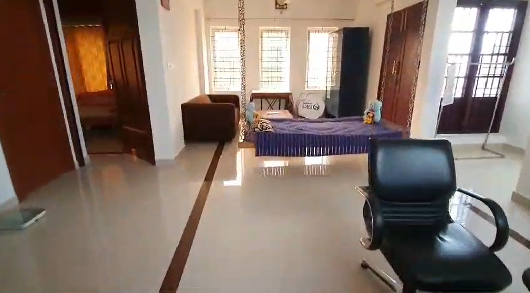 3000sqft 5BHK Semifurnished House