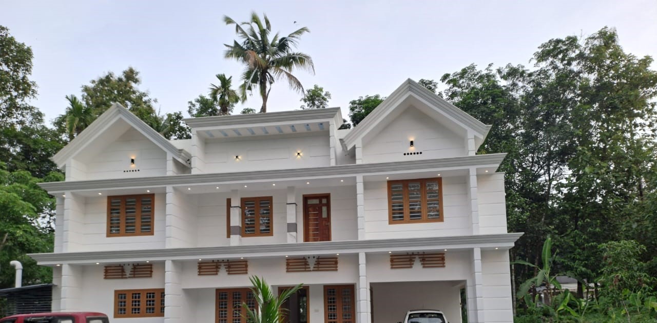 3000sqft 5BHK Semifurnished House with 40cents of Land