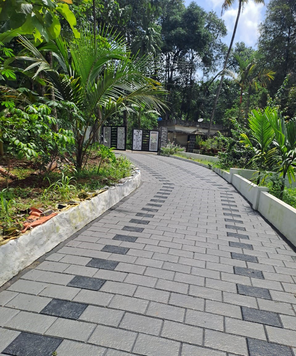 3000sqft 5BHK Semifurnished House with 40cents of Land