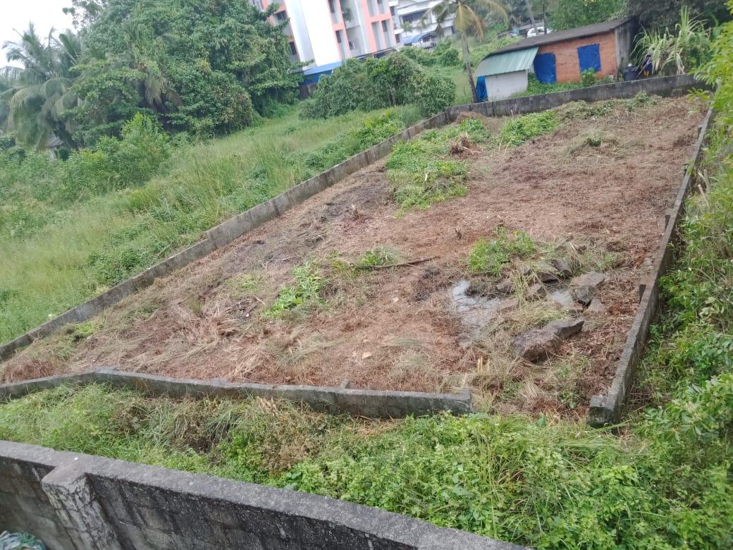 3049sqft 7 Cents of Residential Plot in Maradu - for sale in Maradu, Kochi ( Ernakulam ), Kerala