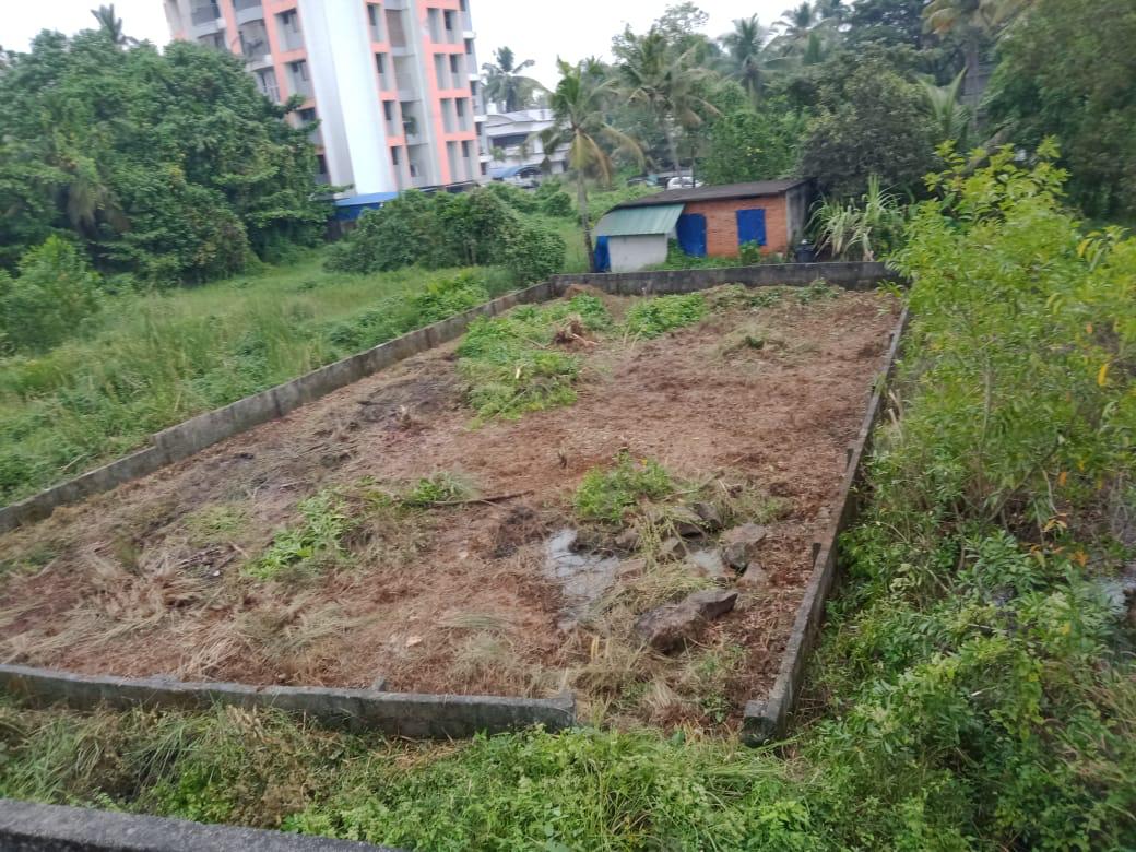 3049sqft 7 Cents of Residential Plot in Maradu
