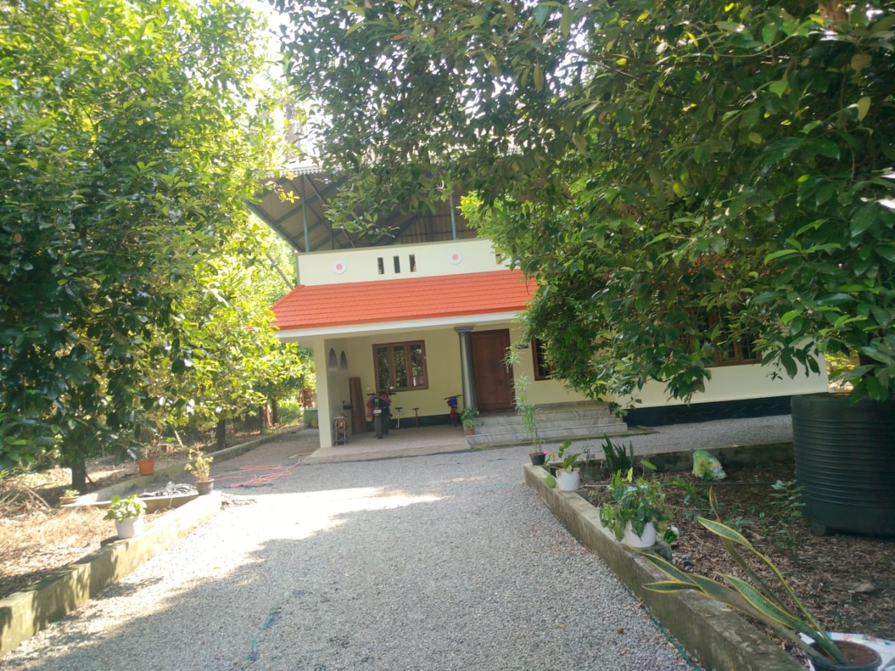32 cents of Land with 1700sqft house