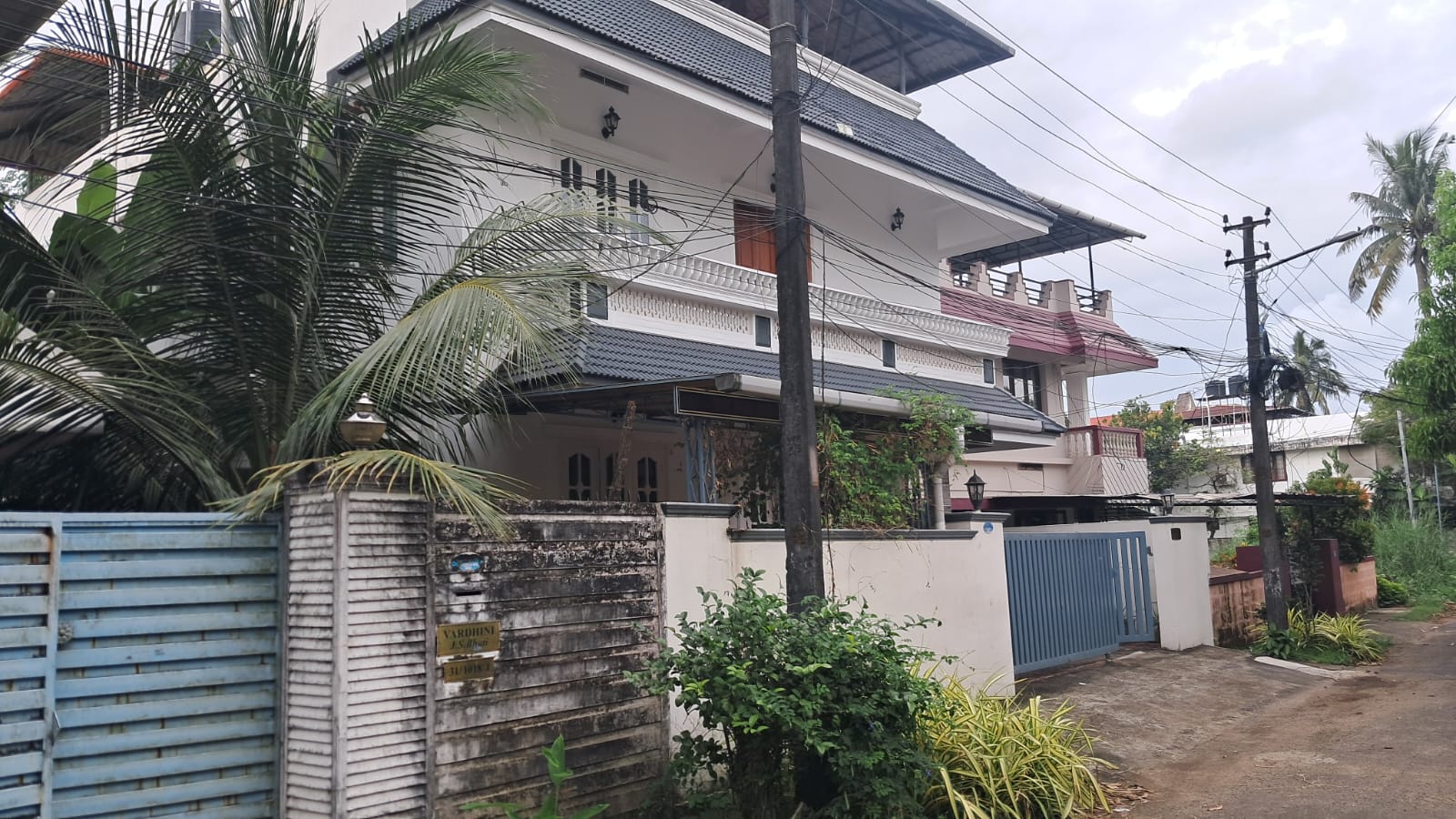 3200sqft 5BHK Fully furnished Luxury House - for sale in Kadavanthra, Kochi ( Ernakulam ), Kerala