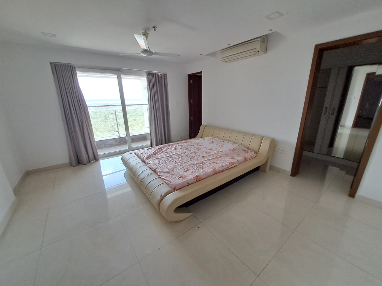 3800 sqft 4BHK Fully Furnished Luxury Flat in Gated society in Panangad