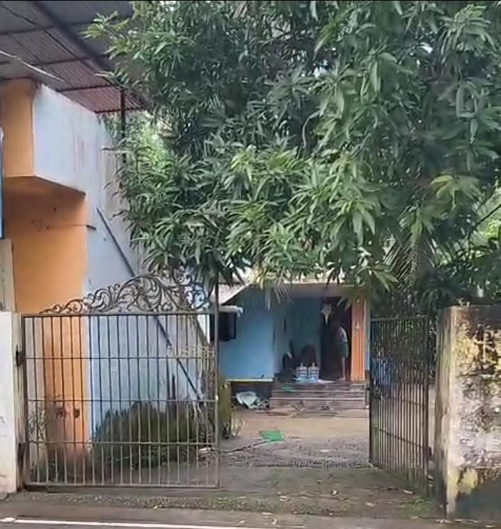 38cent Land with House and Building - for sale in nedumbassery, Kochi ( Ernakulam ), Kerala