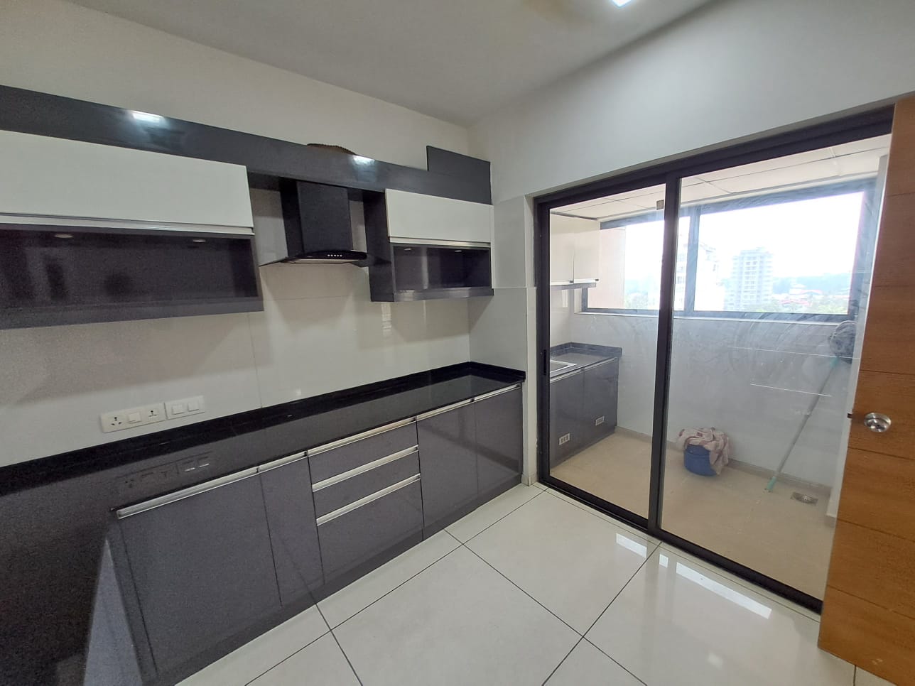 3BHK Semifurnished Flat in Panampilly Nagar, Ernakulam, 1780sqft