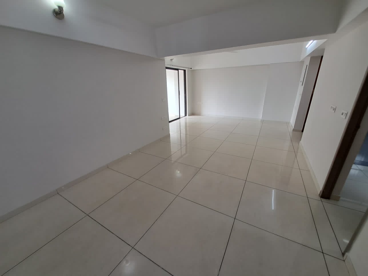 3BHK Semifurnished Flat in Panampilly Nagar, Ernakulam, 1780sqft