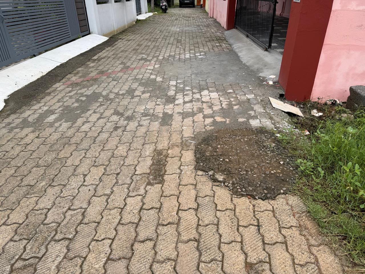 4.300 cents of Land