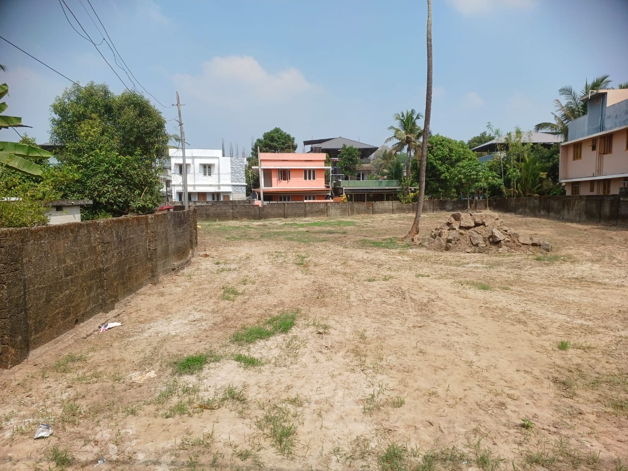 4-5 cents of Plot - for sale in Maradu, Kochi ( Ernakulam ), Kerala