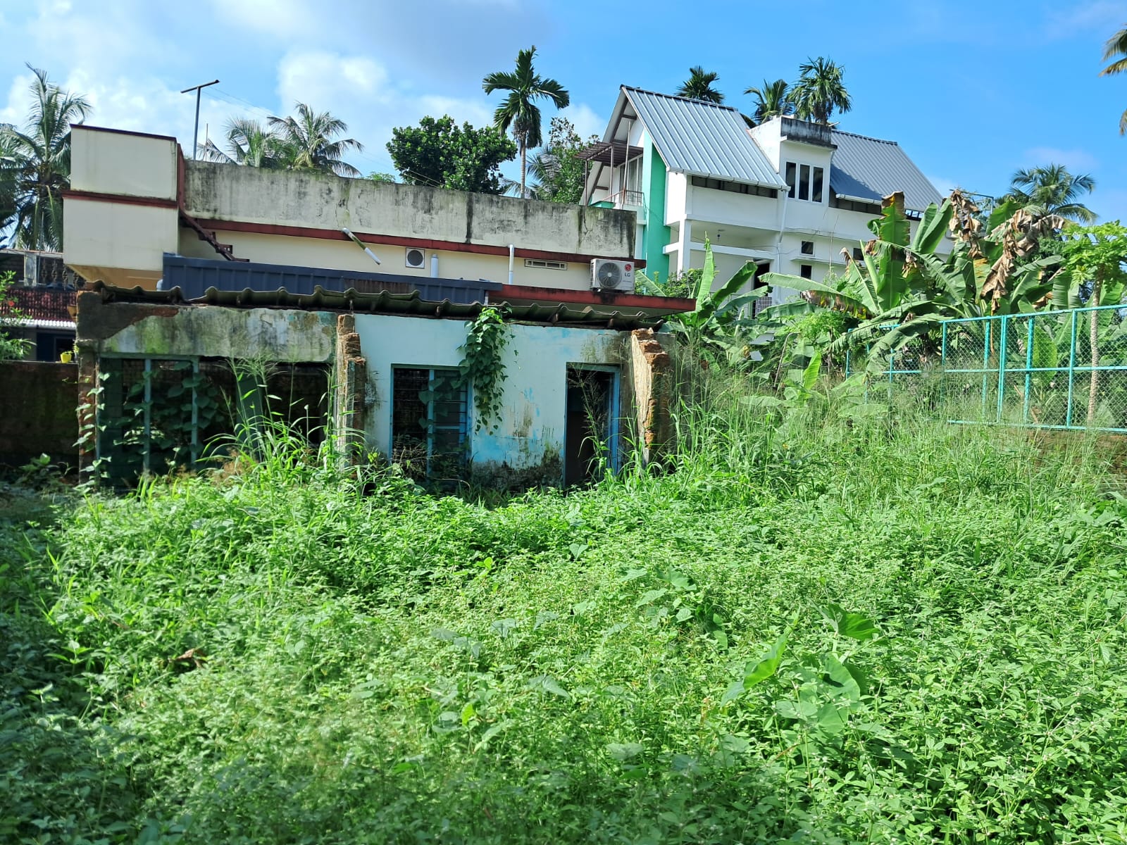 4 cent Commercial property - for sale in kadavanthra, Kochi, Kerala