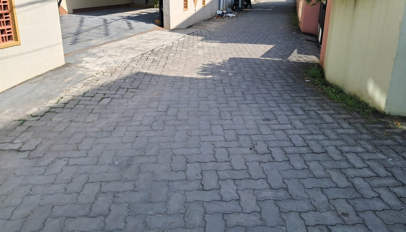 4 cent Commercial property