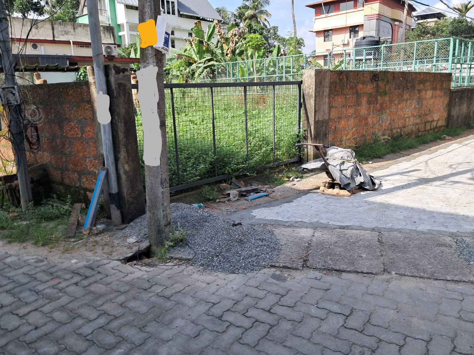 4 cent Commercial property