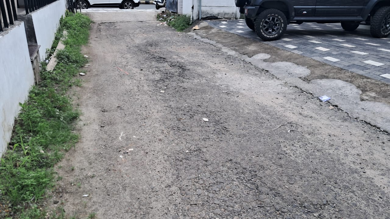 4 cent Commercial Property