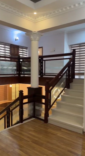 4000sqft 5BHK House