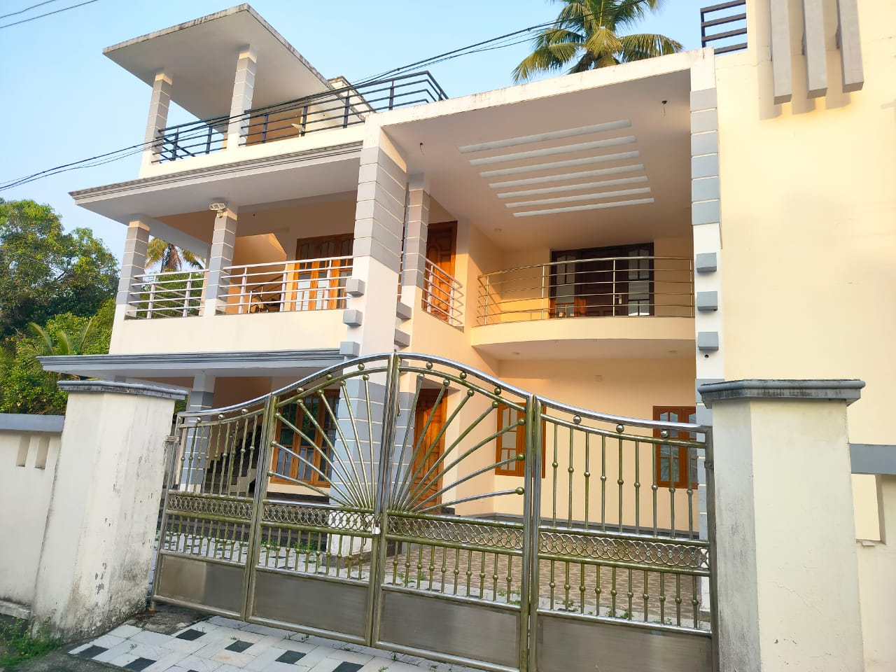 4000sqft 6BHK Unused House - for sale in Kariyad, Kochi, Kerala