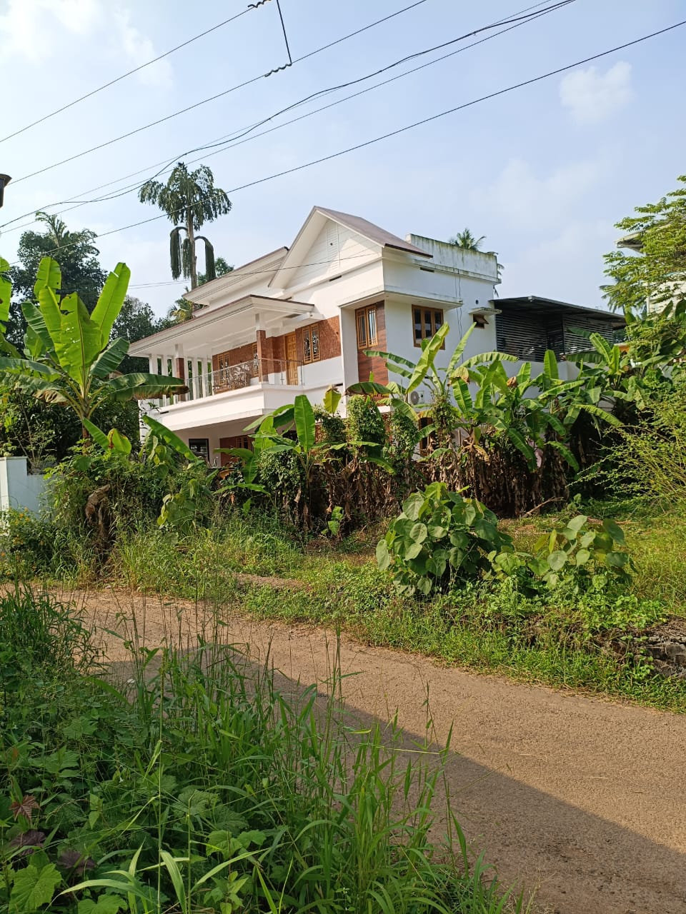 4200sqft 5BHK Semifurnished House