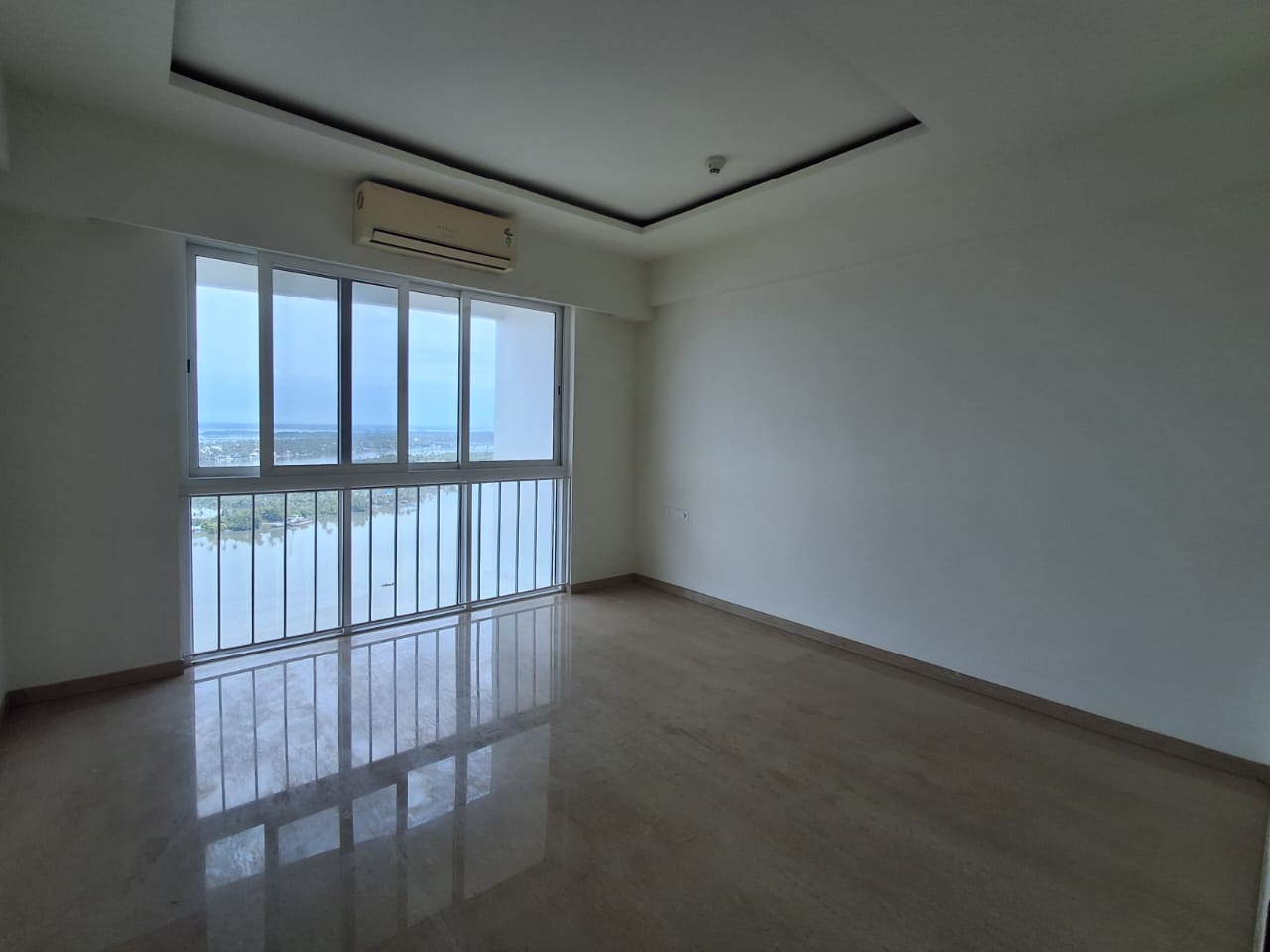 4250sqft,5BHK Semifurnished Flat