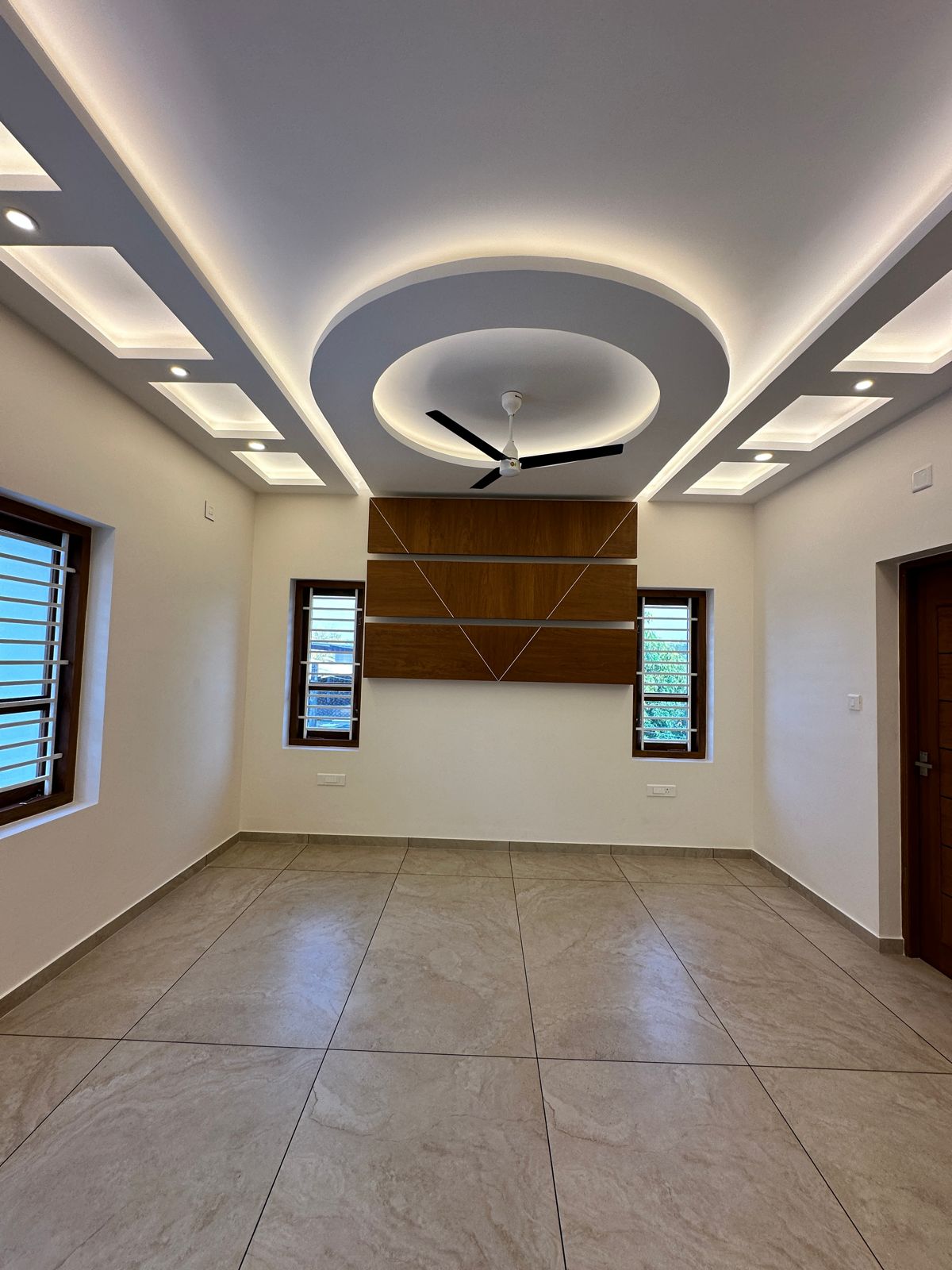 4382sqft 5BHK Semifurnished New Posh Villa with 15cents