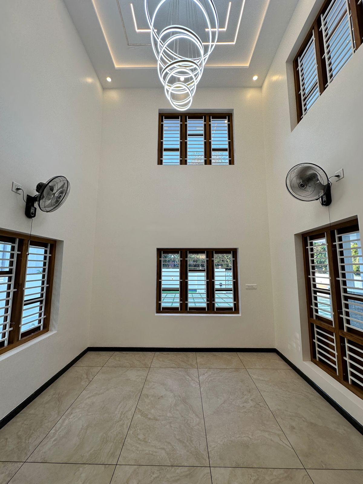 4382sqft 5BHK Semifurnished New Posh Villa with 15cents