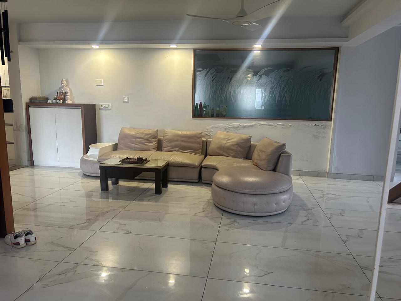 4600sqft 5BHK Fully furnished Duplex Apartment - for sale in Panampilly Nagar, Kochi, Kerala