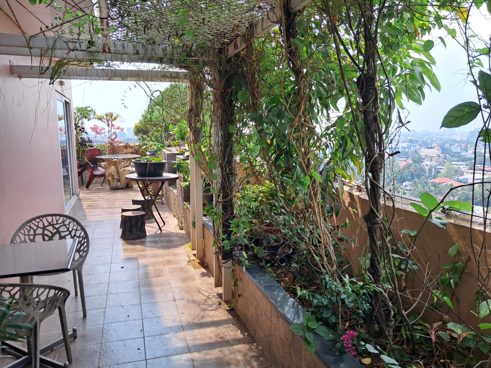 4800sqft Duplex 4BHK Semifurnished Flat in Palarivattom
