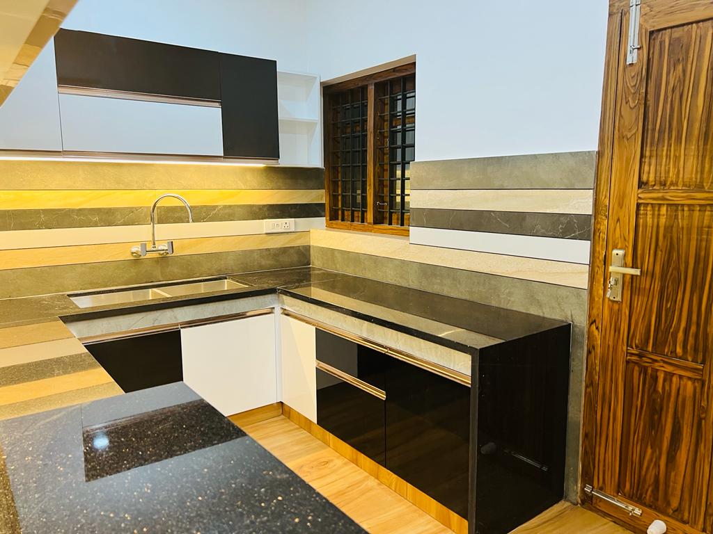 4BHK Semifurnished House with 15cent Land in Ettumanoor, Kottayam,3000sqft