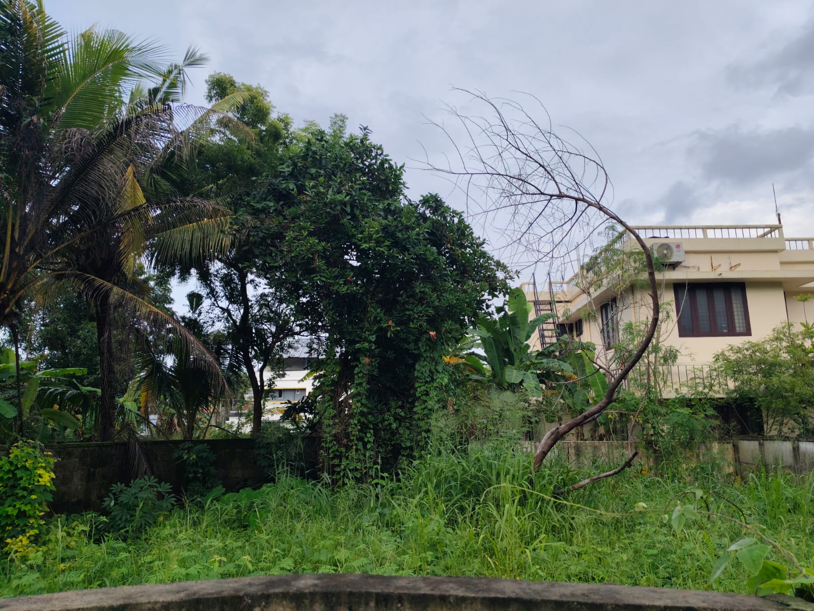 4Cent of Residential Land in Kundanoor, Maradu - for sale in Kundanoor Maradu, Kochi ( Ernakulam ), Kerala