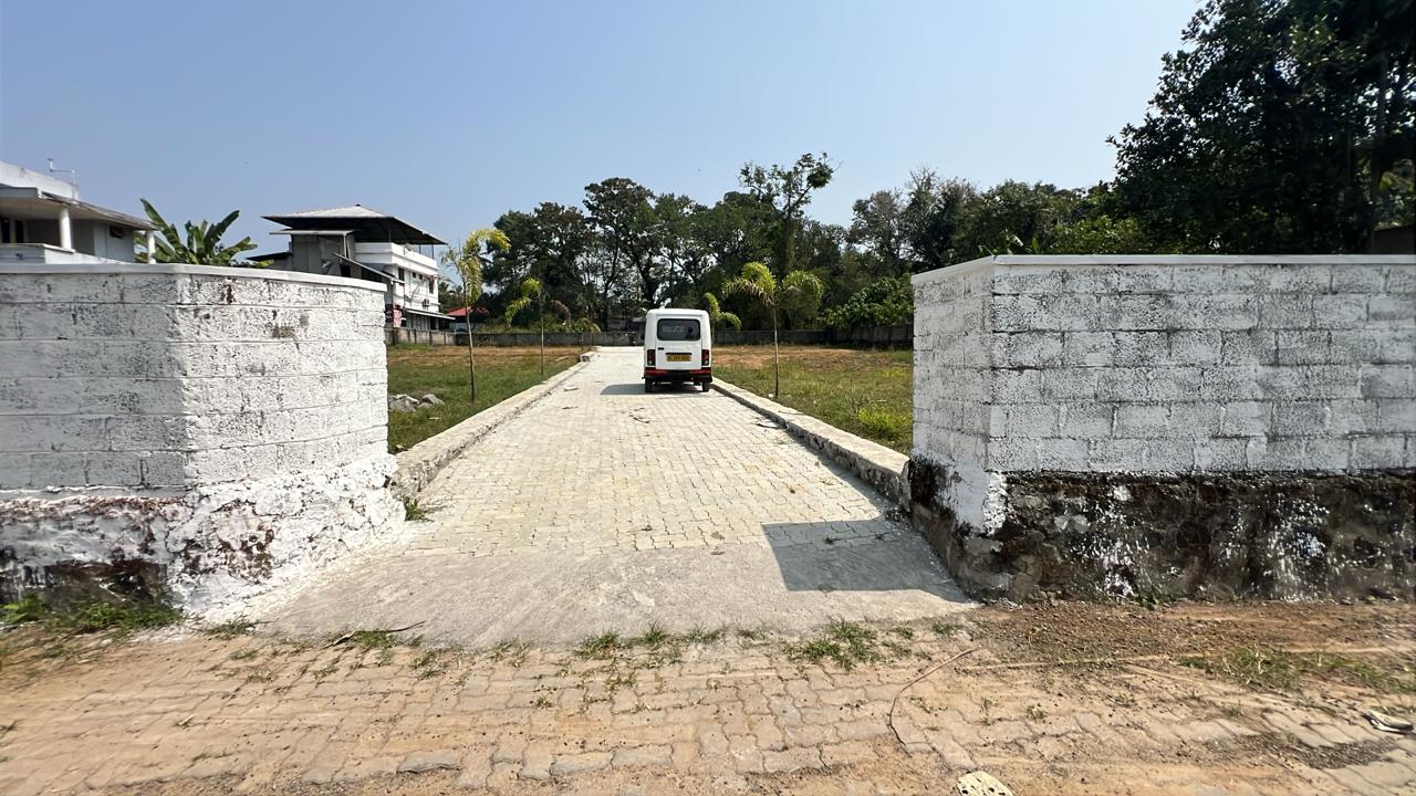 5 cents of Land - for sale in Kakkanad, Kochi ( Ernakulam ), Kerala