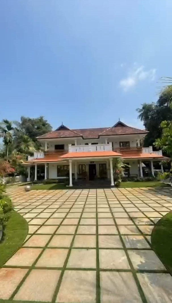 5000sqft 5BHK Semifurnished House with 46cents of Land