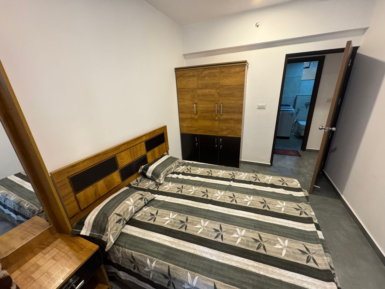 552 sqft 1BHK fully furnished Flat