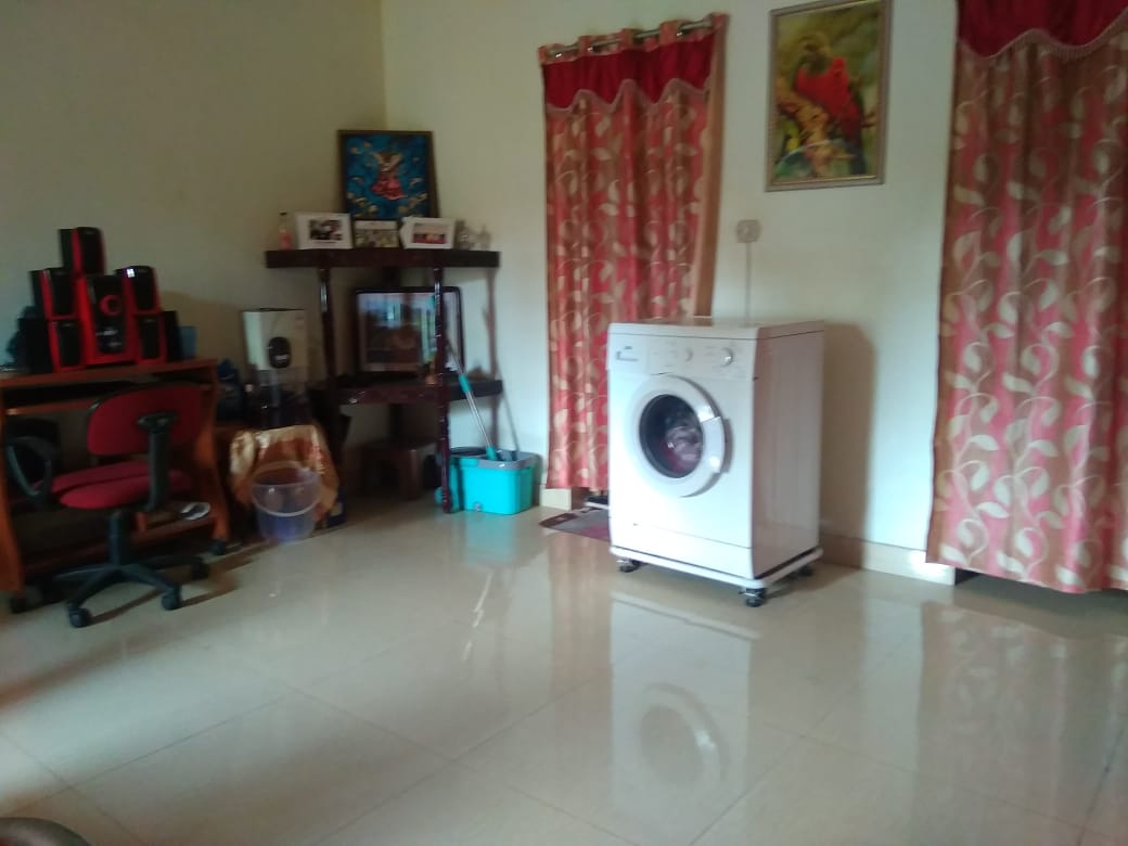 5BHK, 2400sqft Semifurnished House in 5.5cents near Vyttila