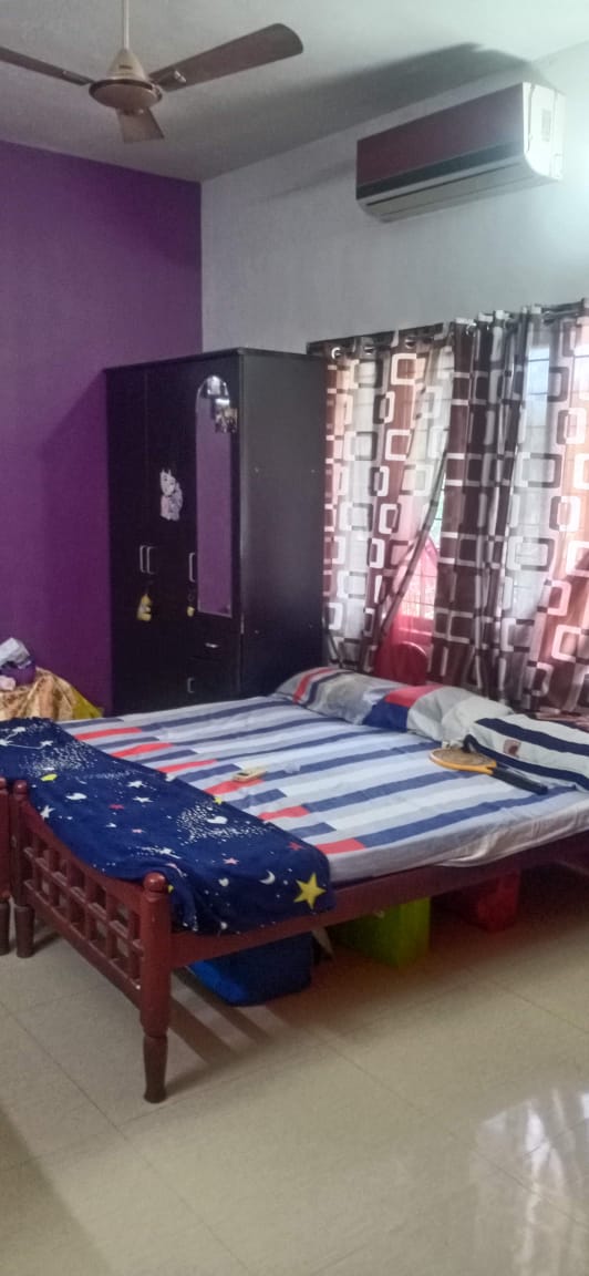 5BHK, 2400sqft Semifurnished House in 5.5cents near Vyttila
