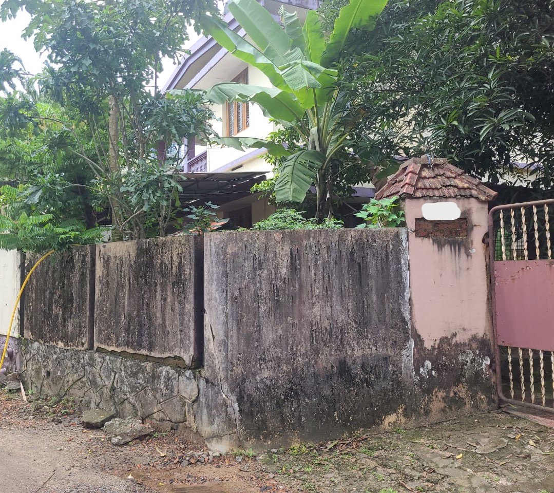 6.5 Cents of Residential Land with Old House in Edapally