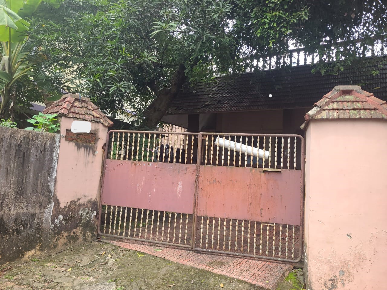 6.5 Cents of Residential Land with Old House in Edapally