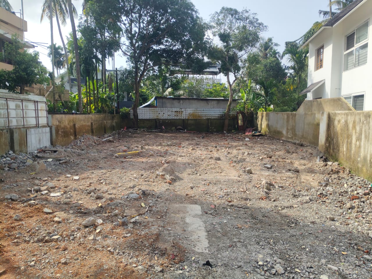 6.75 Cents Of Land - for sale in Maradu, Kochi ( Ernakulam ), Kerala