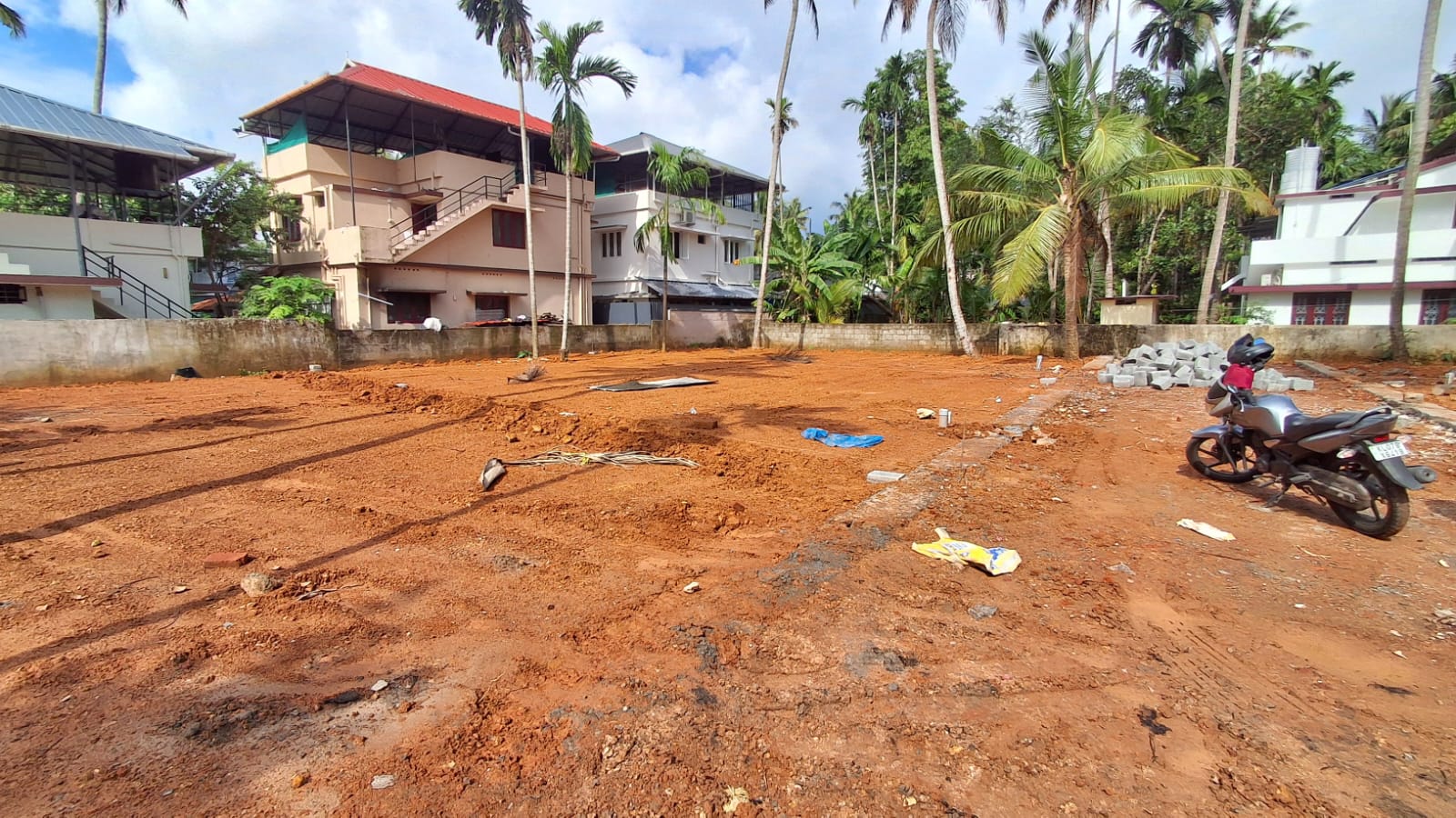 6 cents of Land - for sale in Maradu, Kochi ( Ernakulam ), Kerala