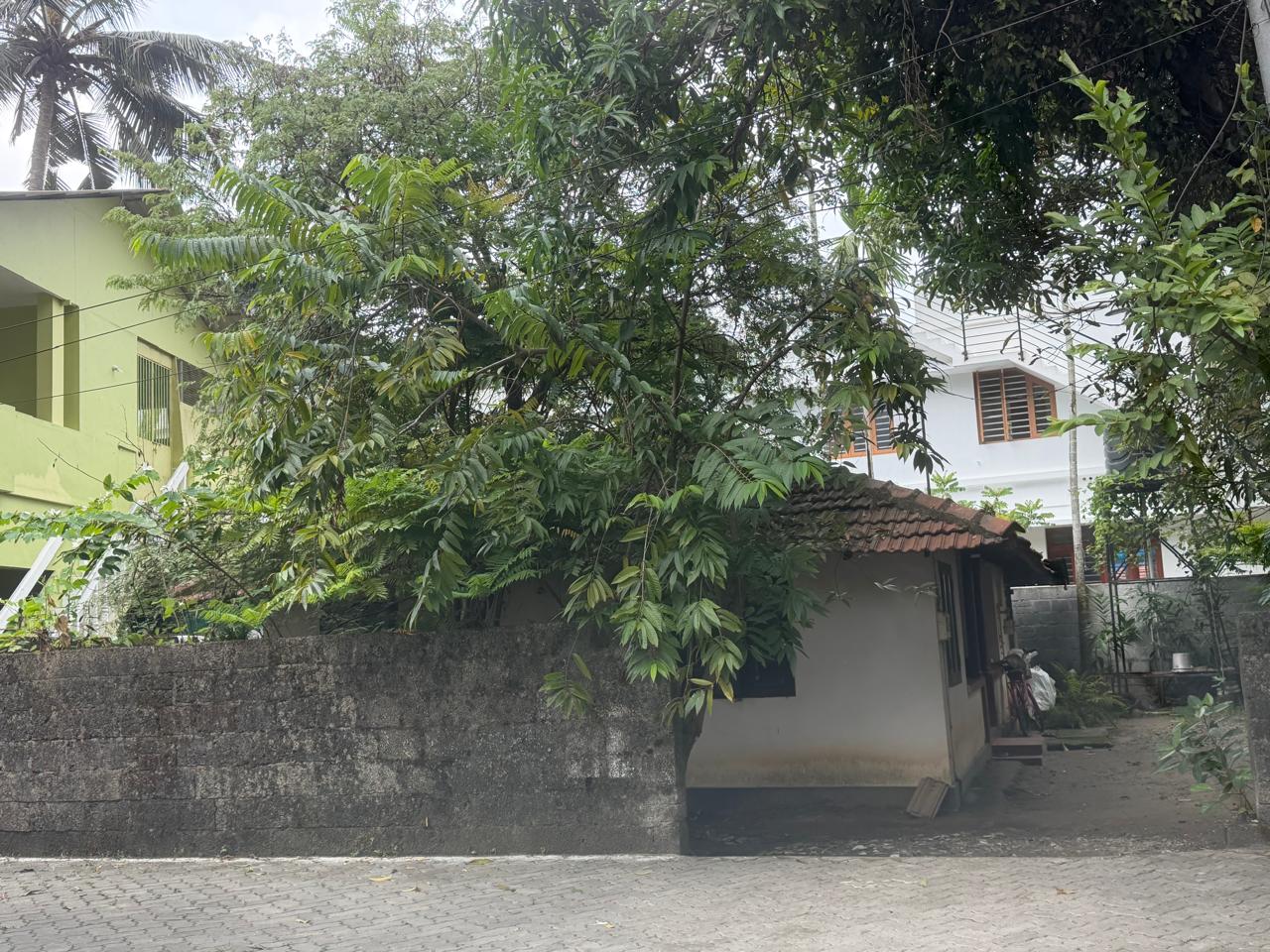 6 cents of Land - for sale in Tripunithara, Kochi ( Ernakulam ), Kerala