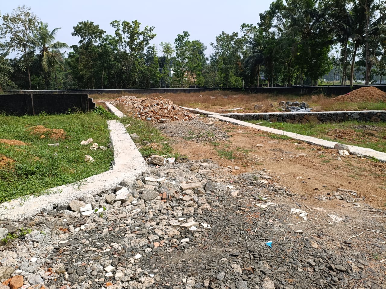 60 cents of Land - for sale in Moralkal, Kochi ( Ernakulam ), Kerala