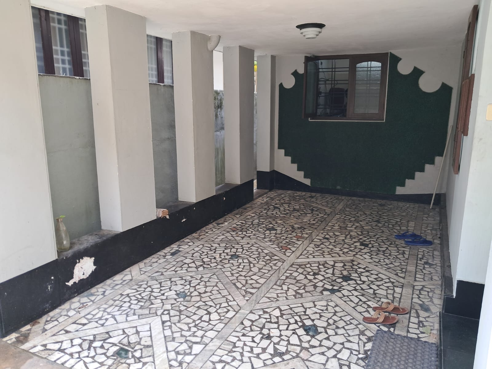 7.300Cents of Land with 3BHK Old House