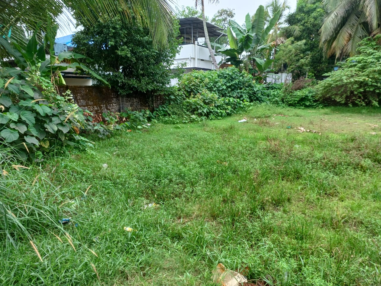 7.5 cents of Land in Kundannoor, Maradu