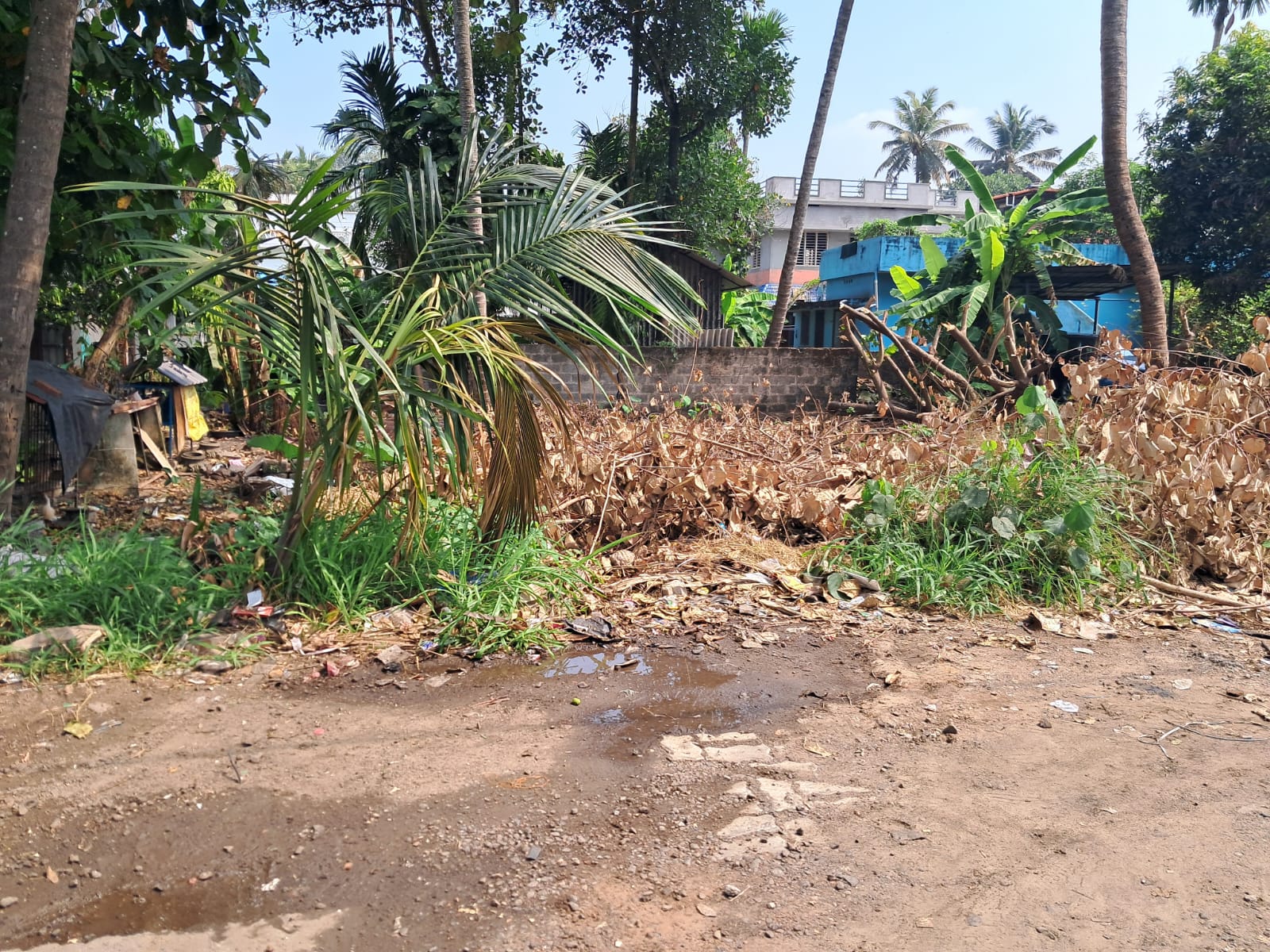 7 cents of Prime Commercial Property - for sale in Vyttila, Kochi ( Ernakulam ), Kerala