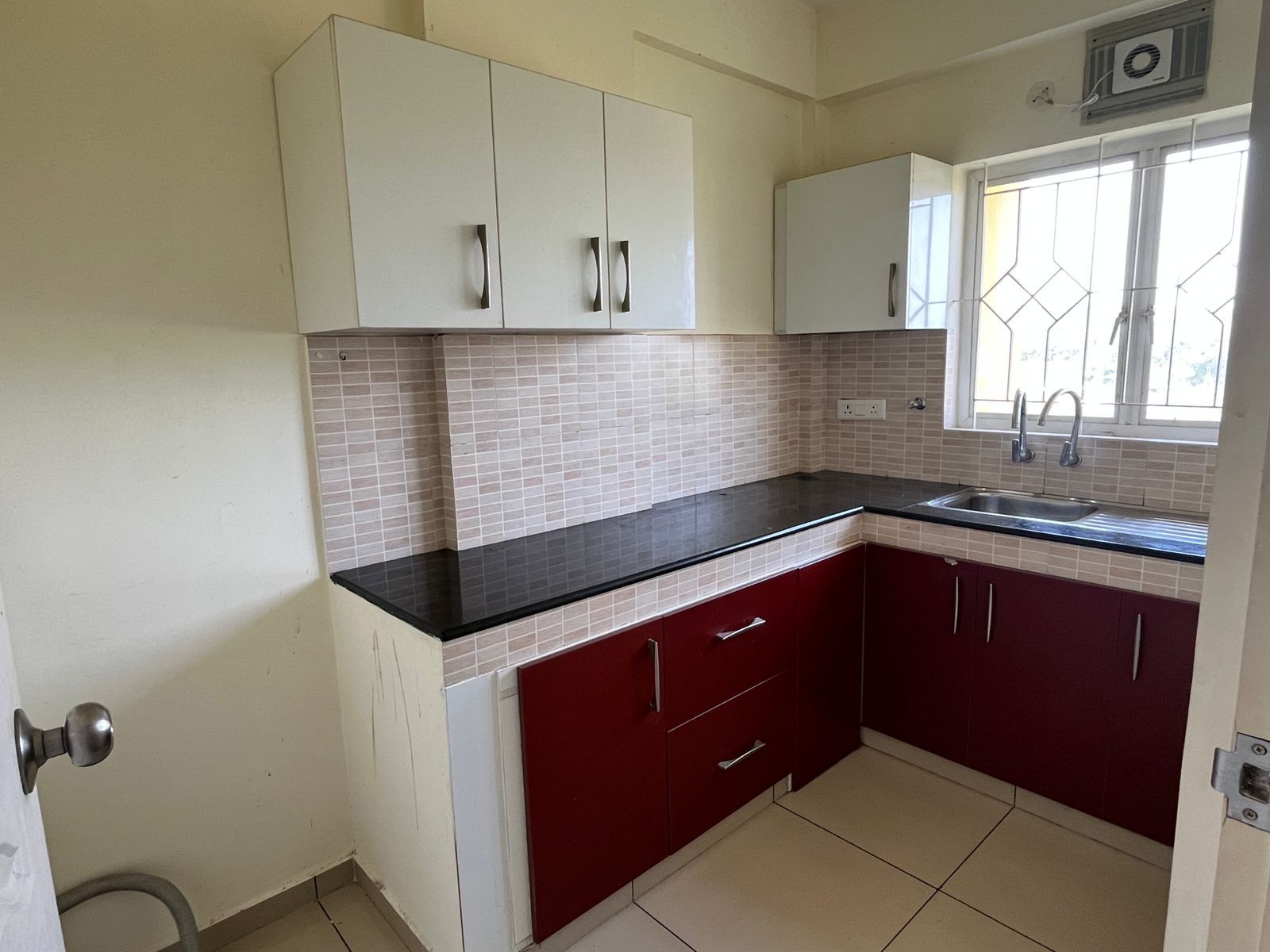 728sqft 2BHK Semifurnished Flat - for sale in Thengod, Kochi ( Ernakulam ), Kerala