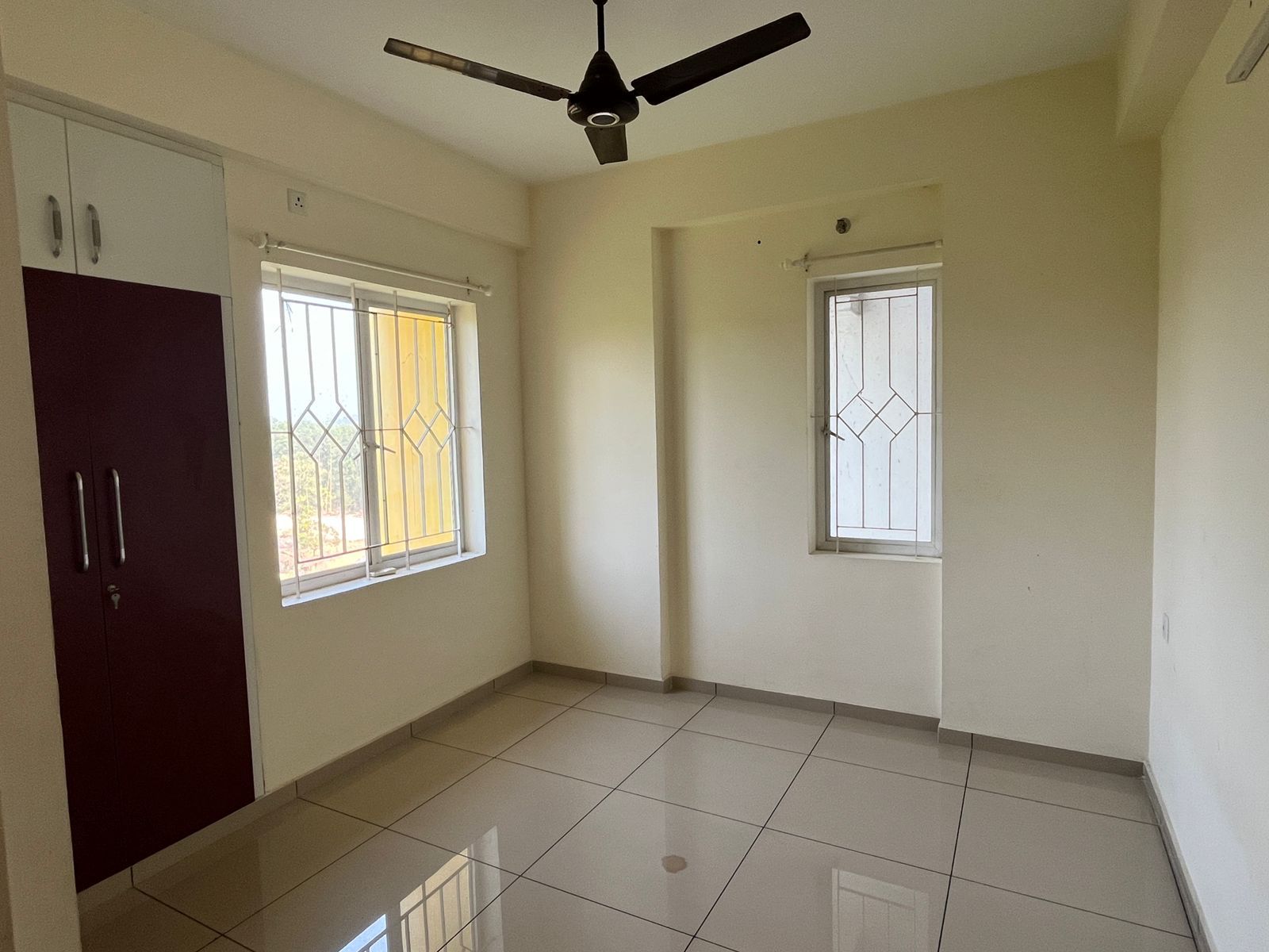 728sqft 2BHK Semifurnished Flat