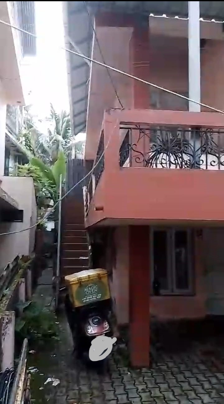 7Cents of Semi Commercial Property in Kadavanthra