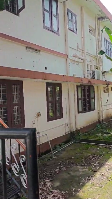 8 cent Commercial/ Residential property