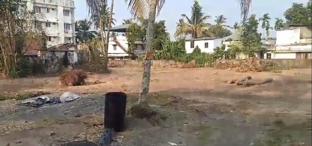 8 cents of Land