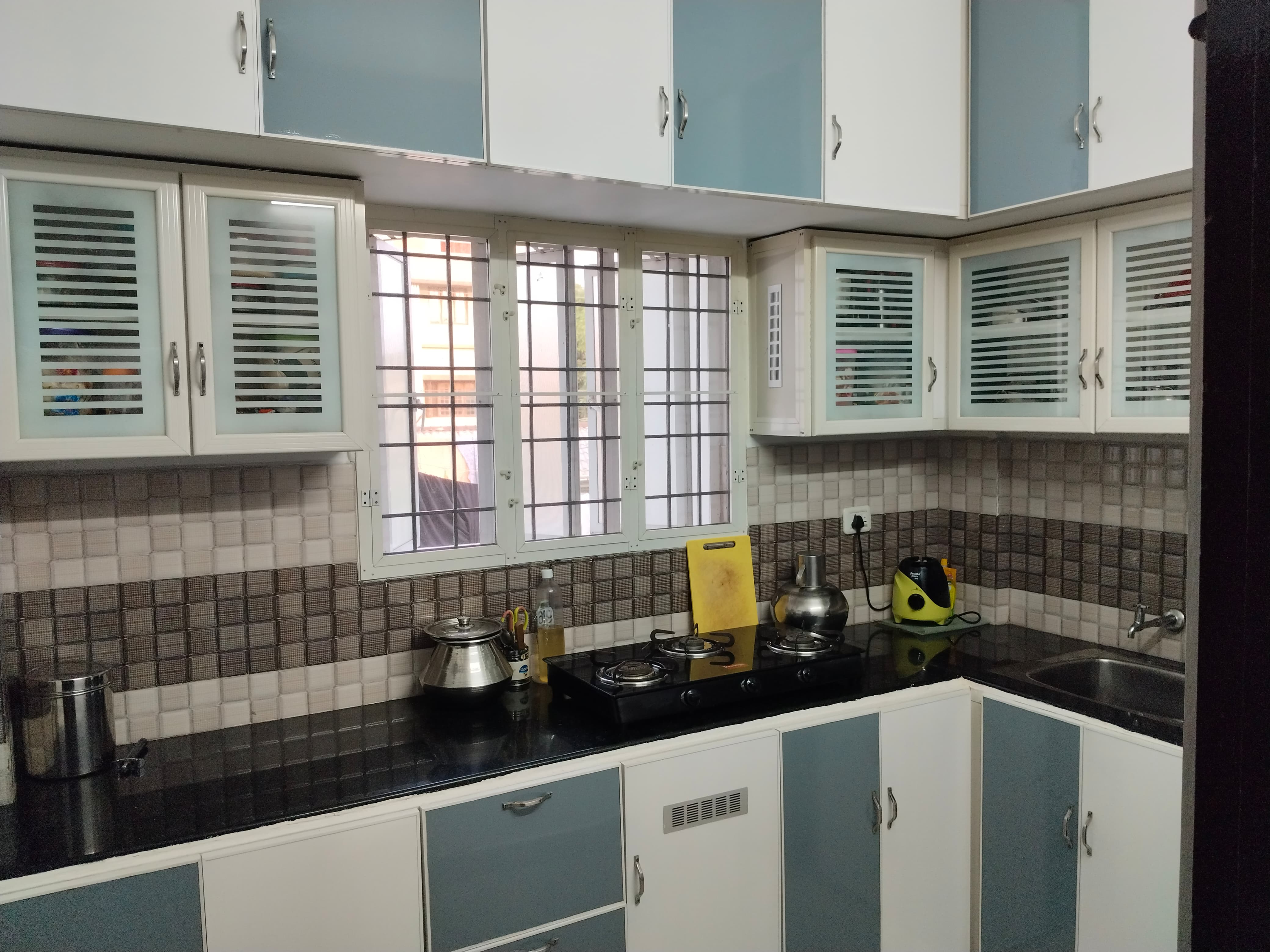 800sqft 2BHK Furnished Apartment