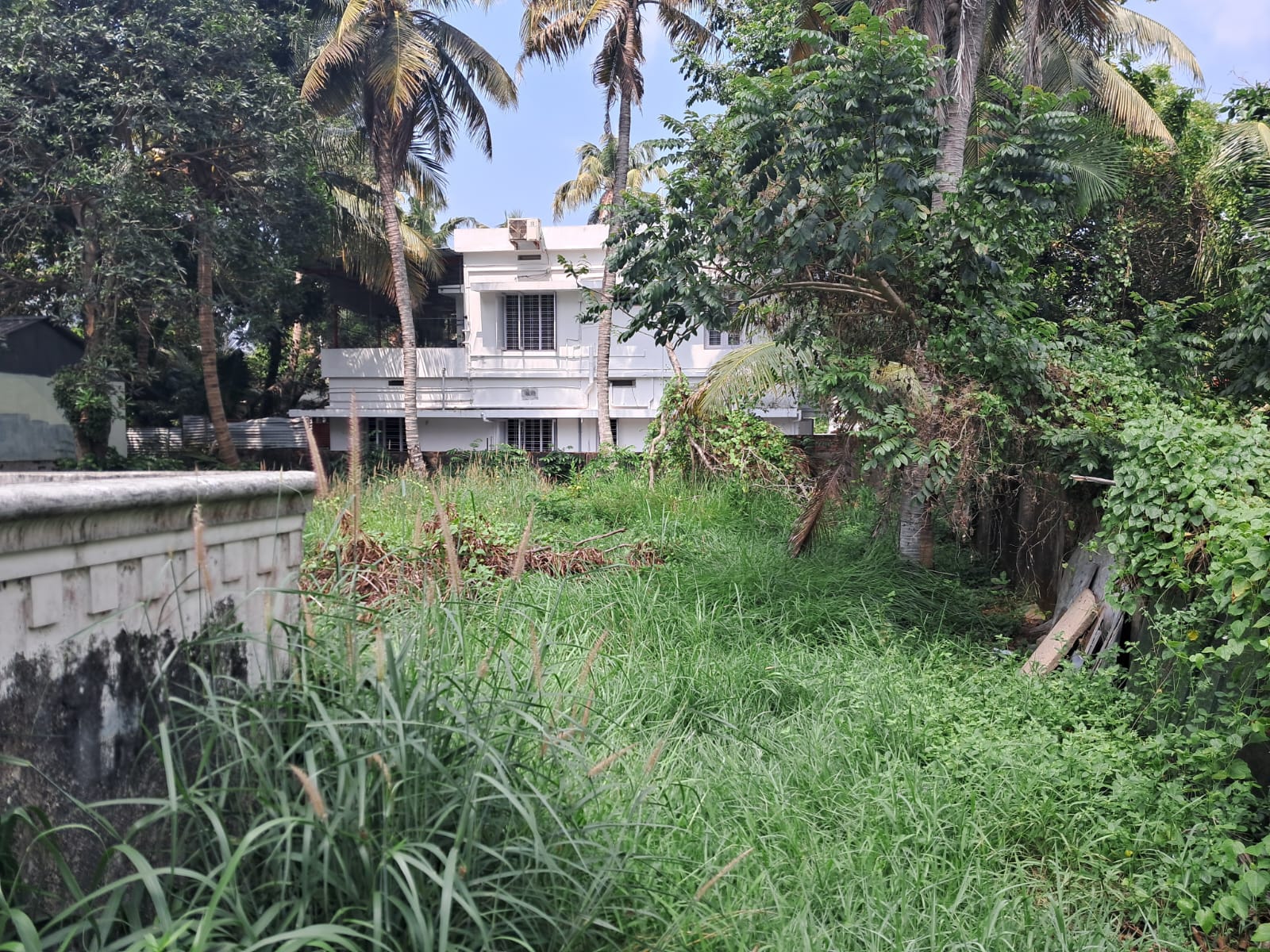 9 cent of prime residential property in a gated villa community - for sale in Kadavanthra, Kochi ( Ernakulam ), Kerala