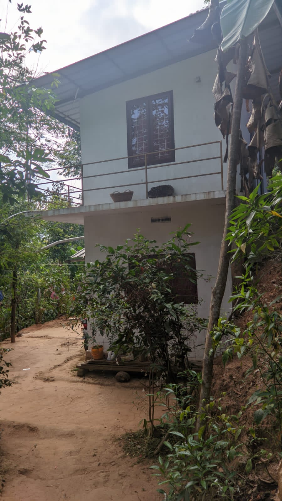 1000 sqft, 3BHK Fully Furnished Flat in Vyttila,