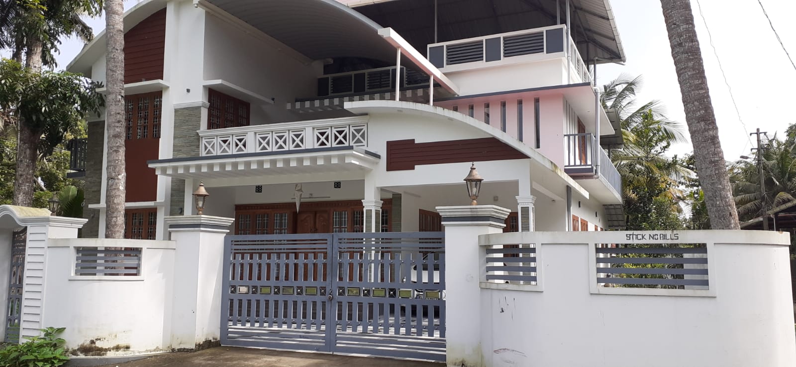 4BHK Semifurnished house1670sqft in Manjummel, Edapally